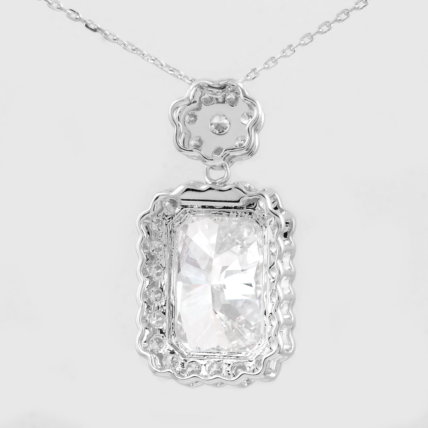 4.88 Carats Lab Grown Diamond 14K Gold Pendant