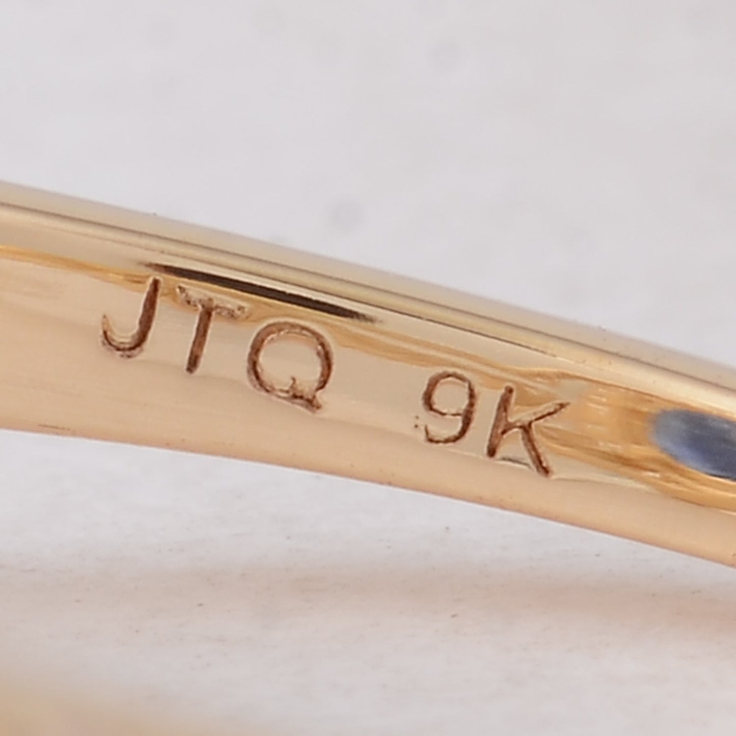 1.39 Ct Oval Blue Sapphire 9K Gold Ring