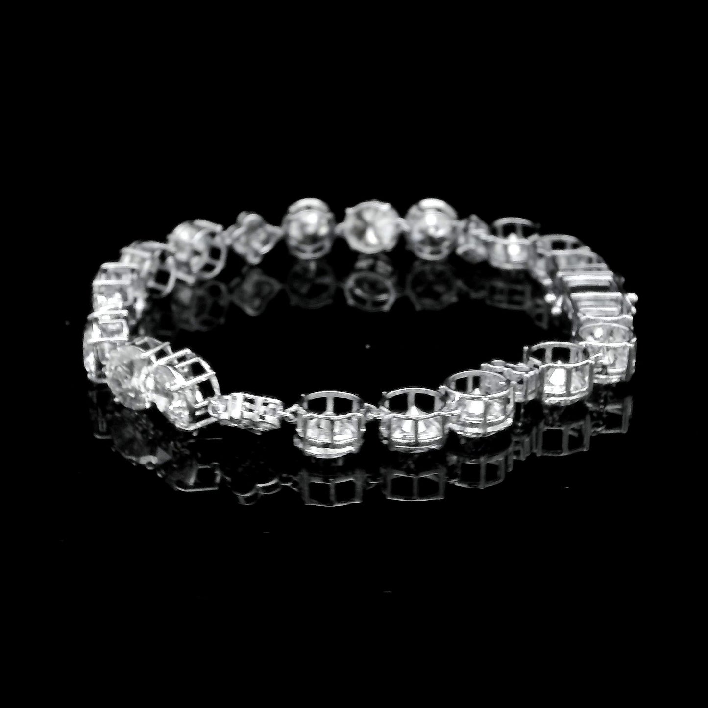 20.94 Ct Round Lab Grown Diamond 14K Gold Bracelet