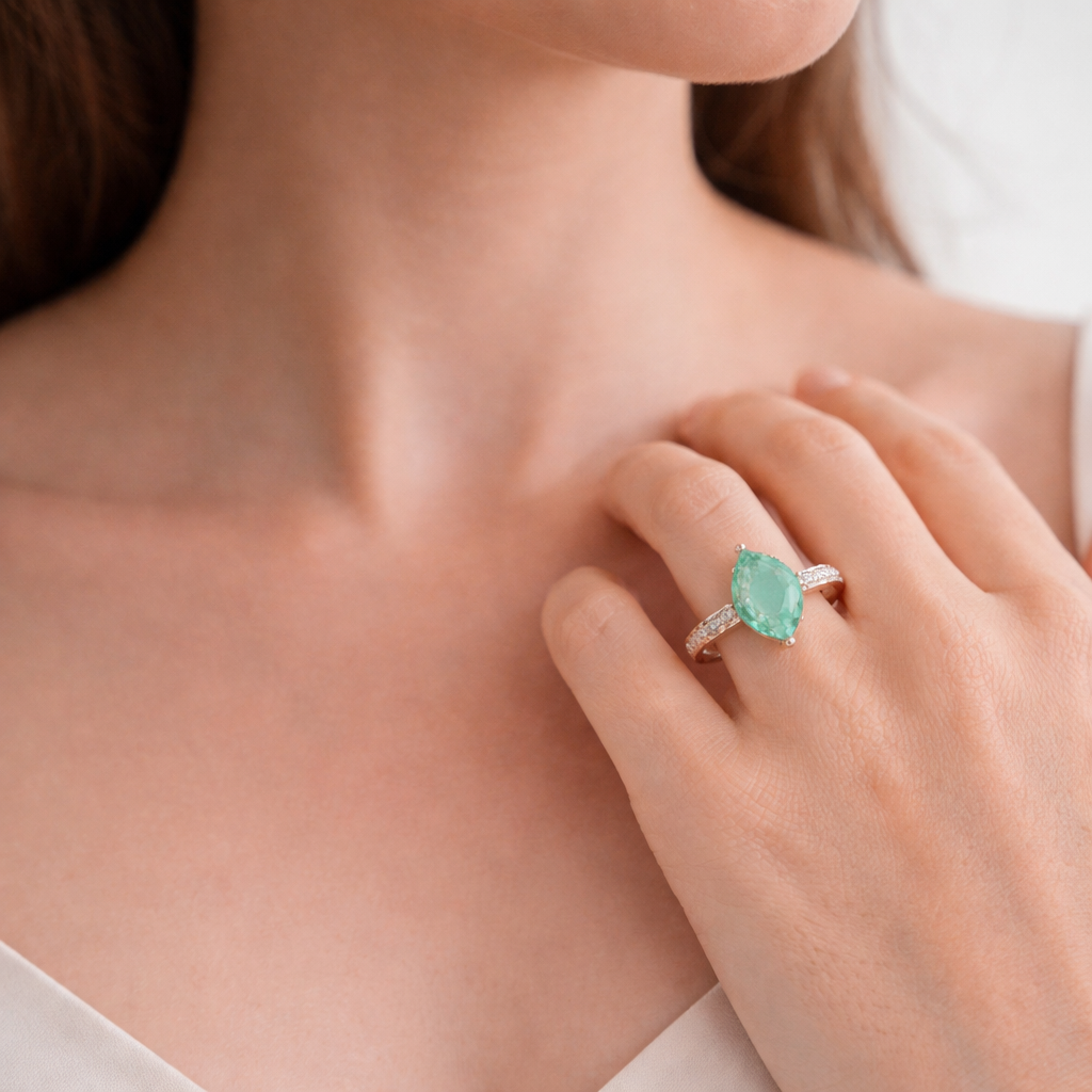 2.02 Ct Pear Emerald 9K Gold Ring