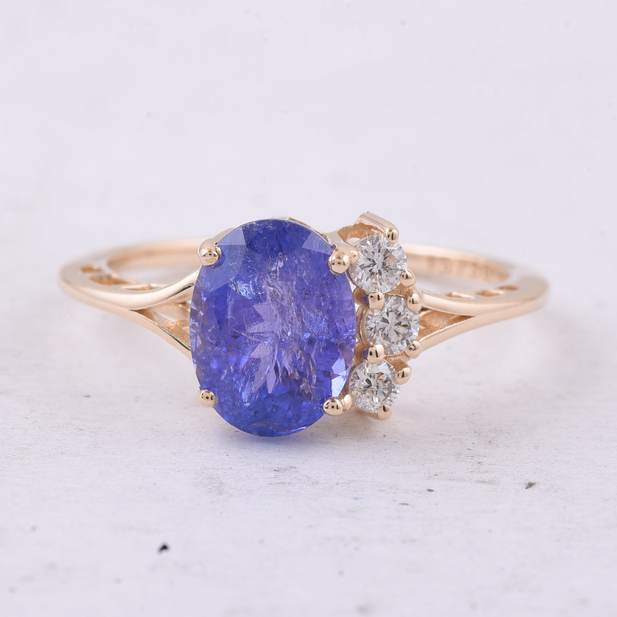 2.63 Ct Oval Natural Tanzanite 14K Gold Ring