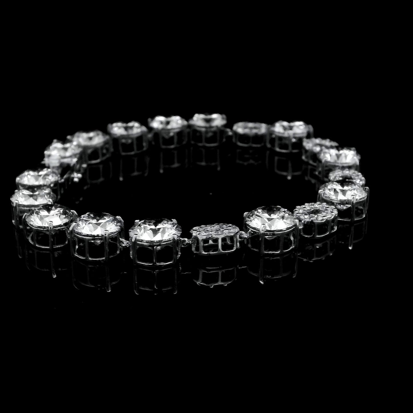 26.04 Ct Round Lab Grown Diamond 14K Gold Bracelet