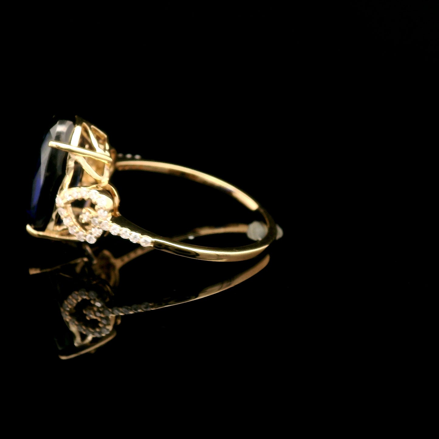 5.30 Ct Oval Mixed Cut Lab Grown Sapphire 14K Gold Ring