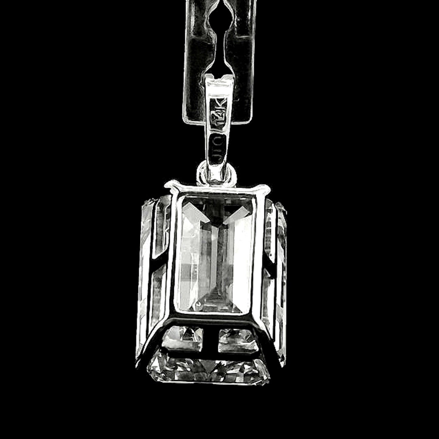 6.09 Carats Lab Grown Diamond 14K Gold Pendant