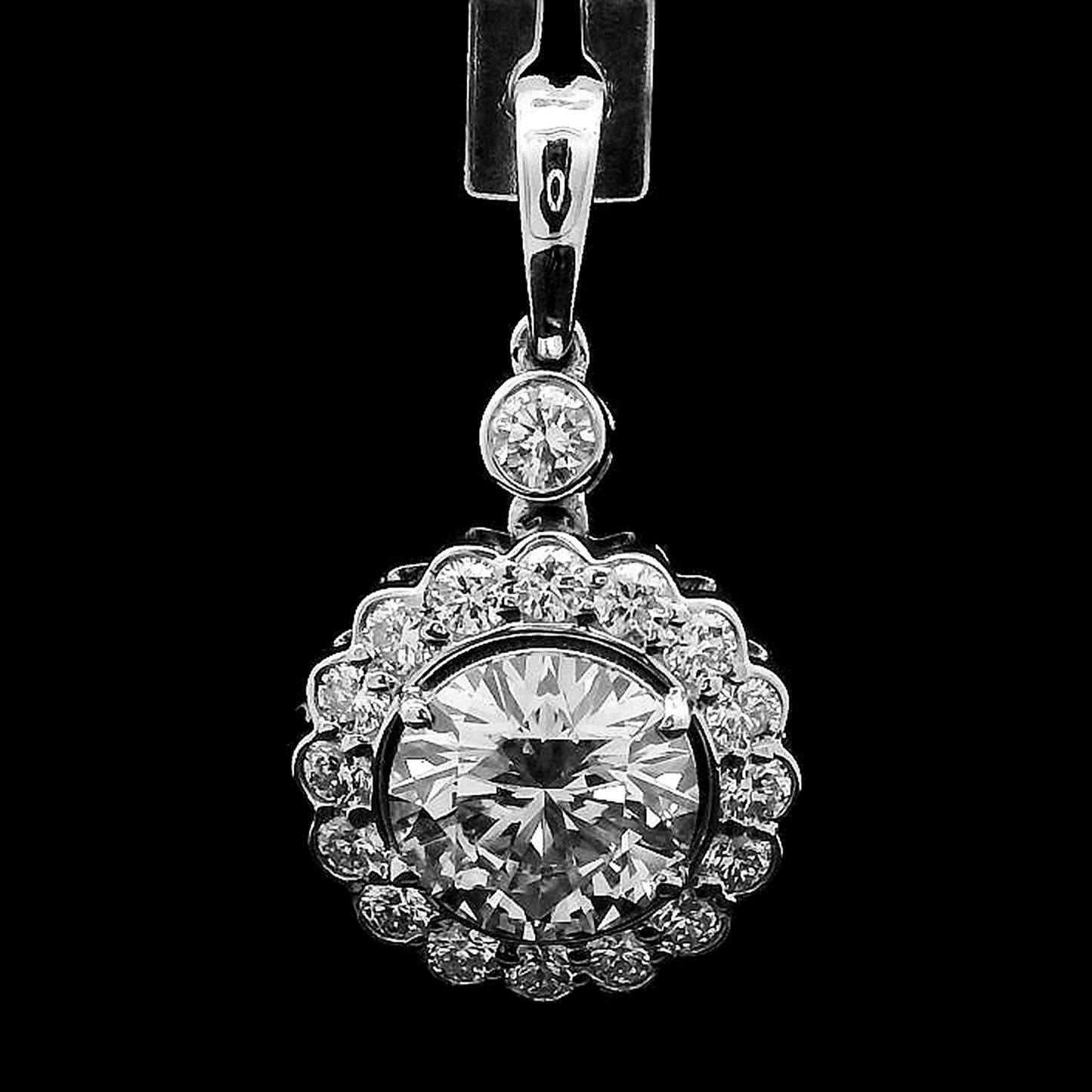 2.23 Carats Lab Grown Diamond 14K Gold Pendant