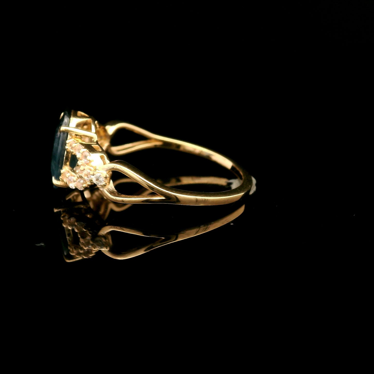 1.87 Ct Oval Mixed Cut Natural Corundum Sapphire 14K Gold Ring