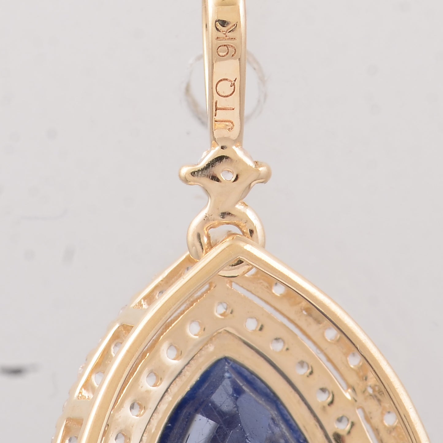 3.35 Ct Pear Sapphire 9K Gold Pendant