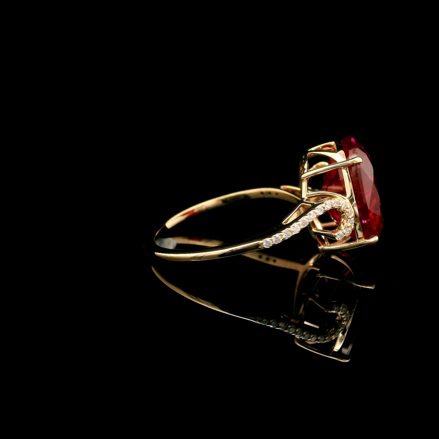 6.23 Ct Oval Mixed Cut Lab Grown Ruby 14K Gold Ring