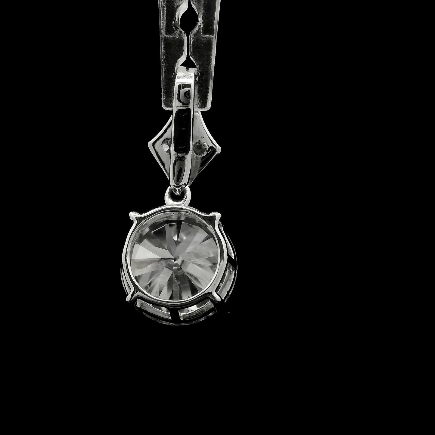 2.19 Carats Lab Grown Diamond 14K Gold Pendant