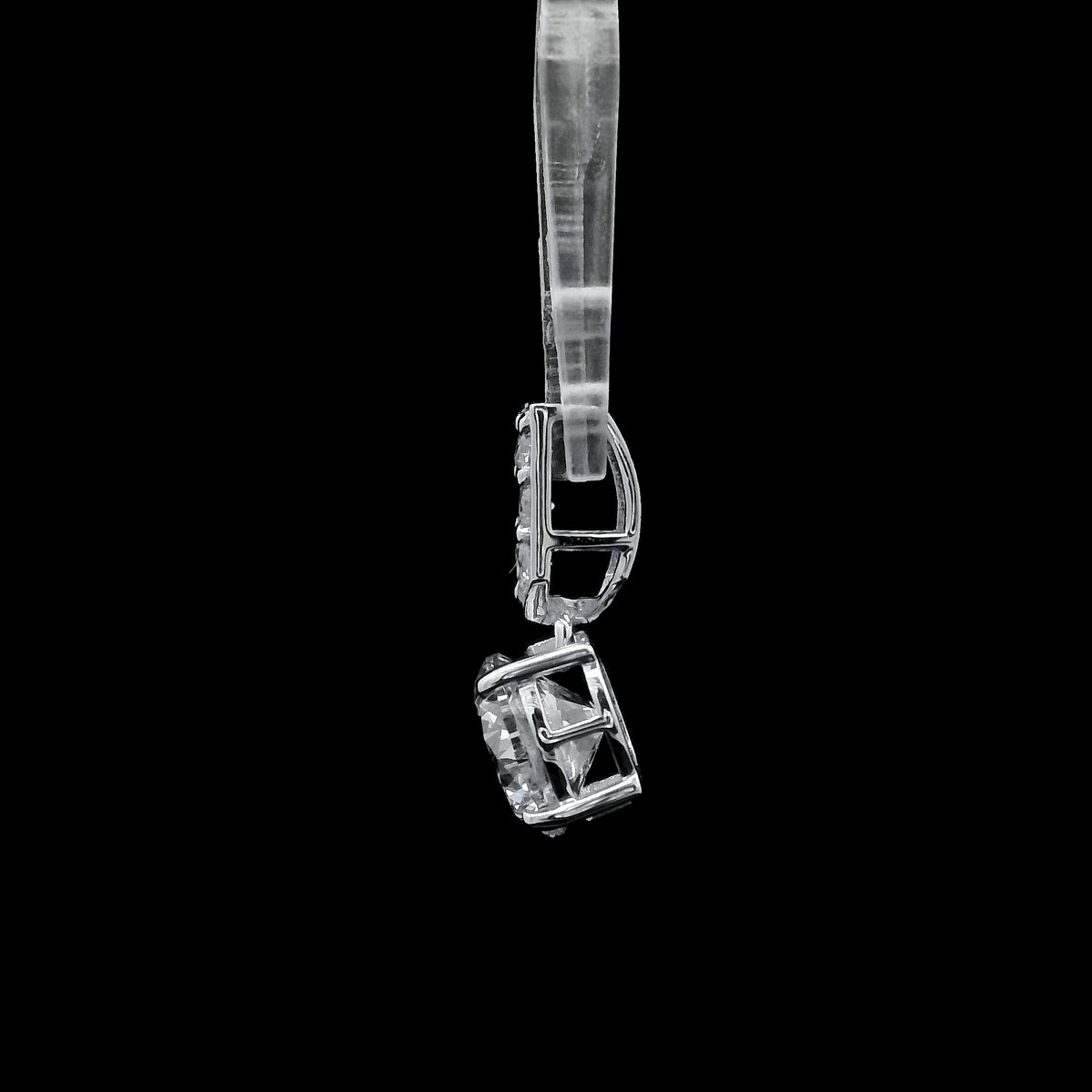 1.62 Ct Round Lab Grown Diamond 14K Gold Pendant