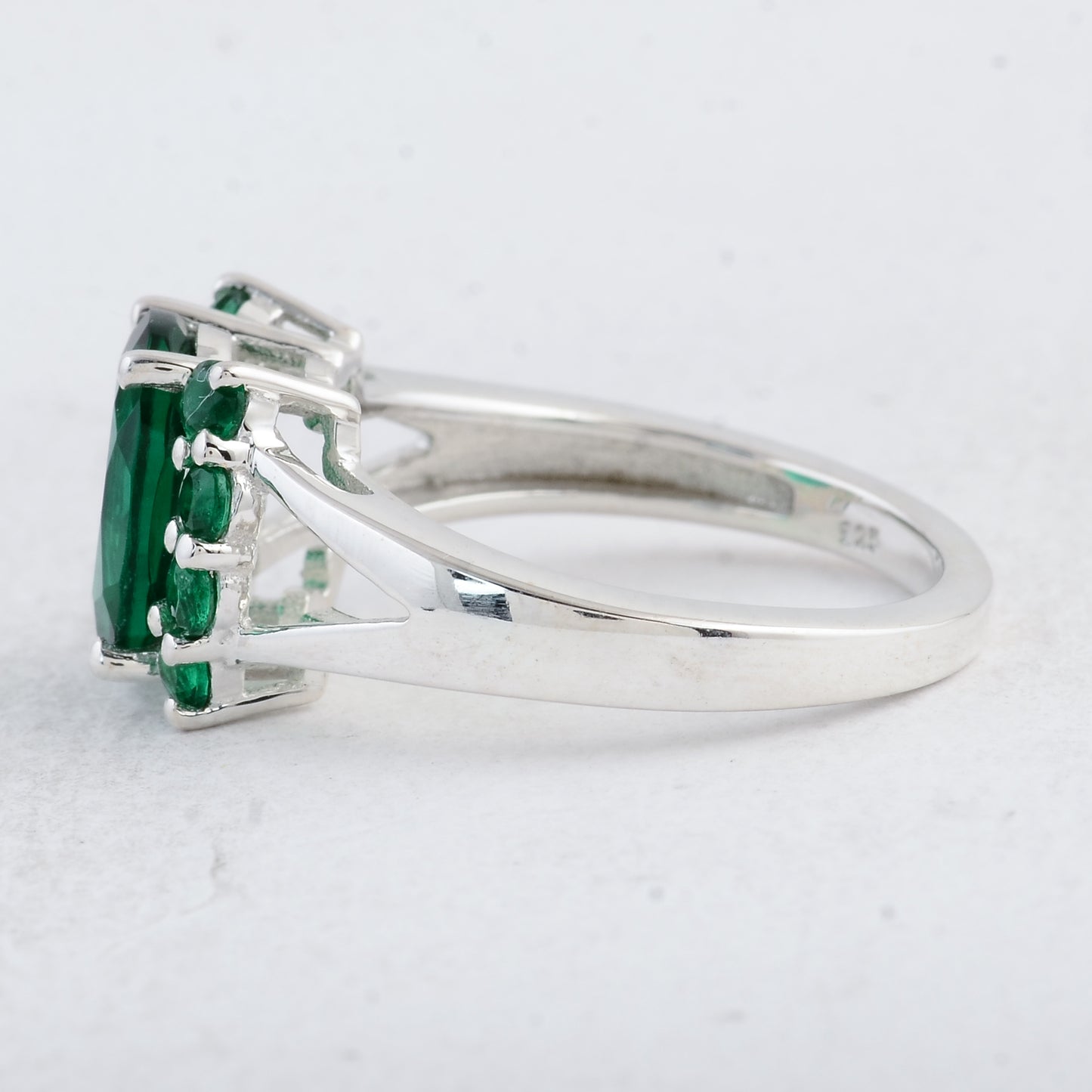 2.52 Ct Oval Created Glass Emerald 925 Sterling Silver Ring