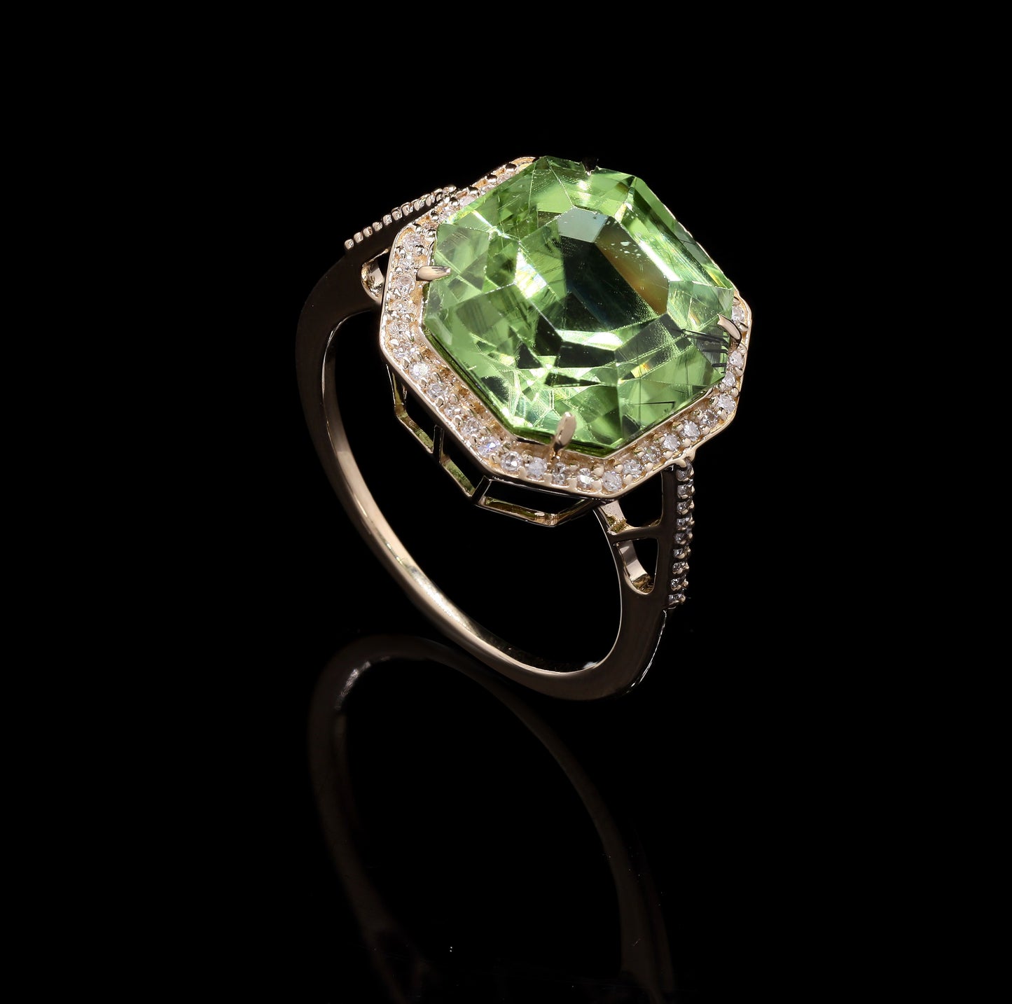 8.16 Ct Octagonal Step Ct Natural Peridot 14K Gold Ring