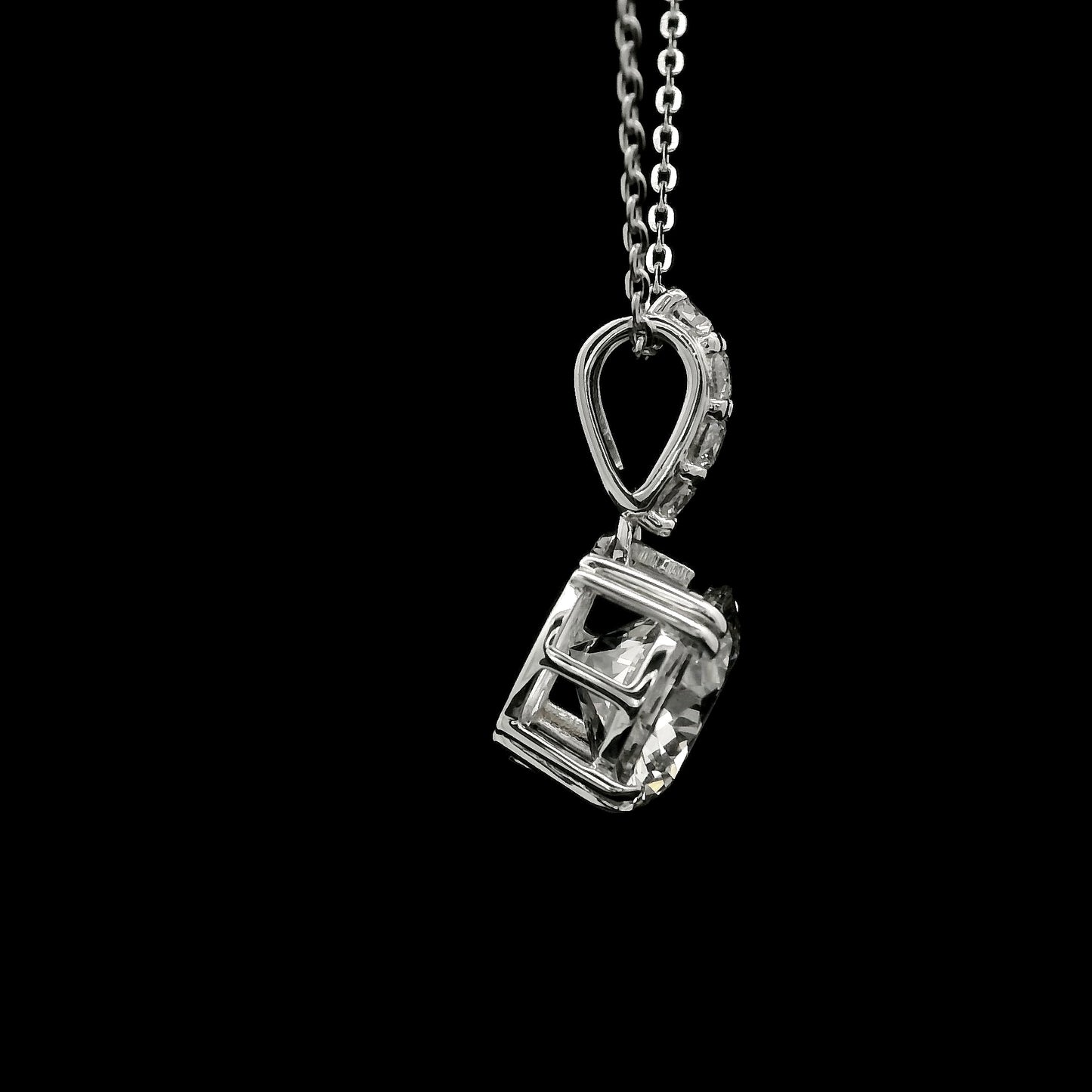 2.24 Carats Lab Grown Diamond 14K Gold Pendant