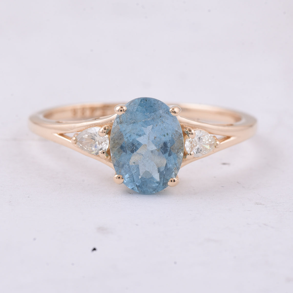 1.40 Ct Oval Natural Aquamarine 14K Gold Ring