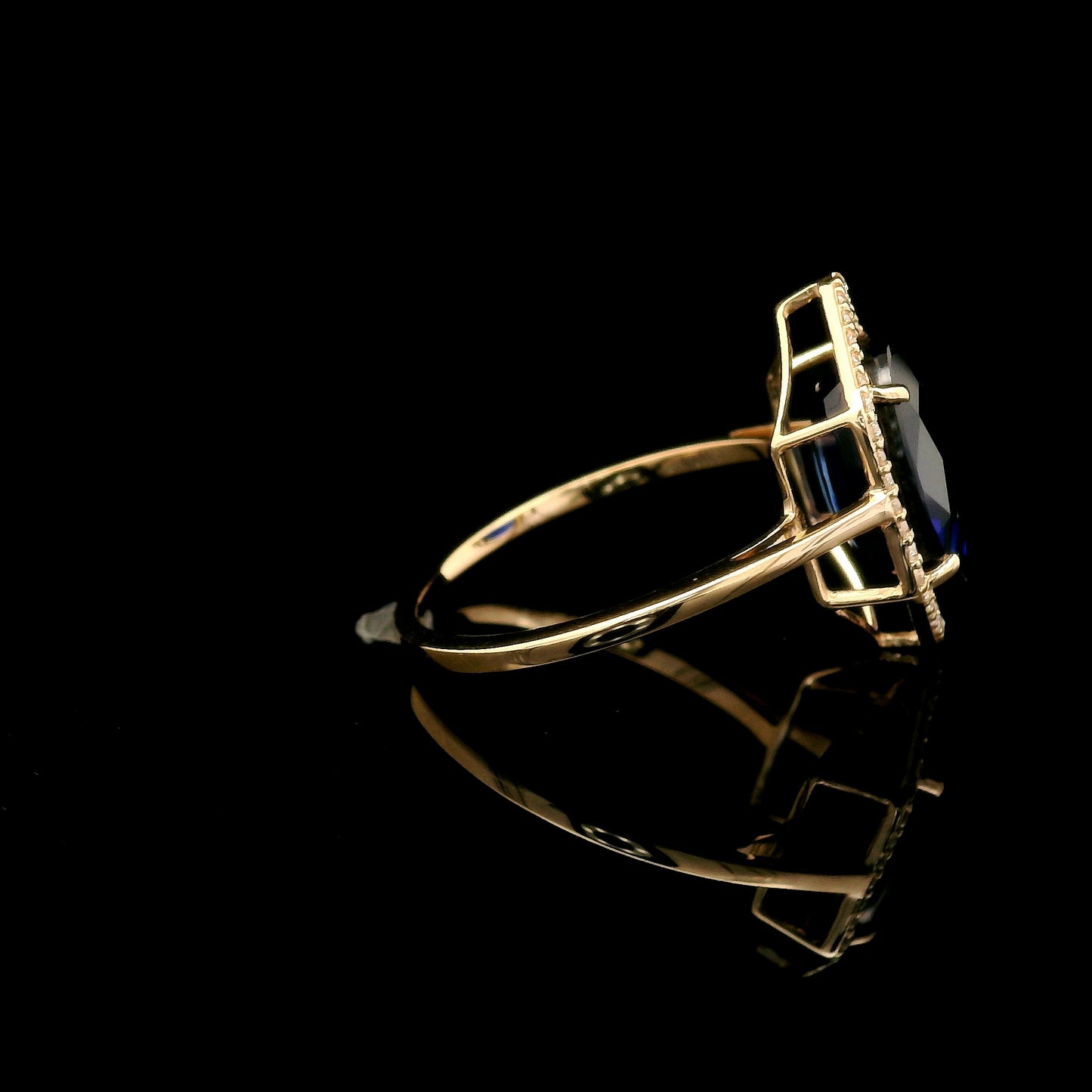 4.92 Ct Oval Mixed Cut Lab Grown Sapphire 14K Gold Ring