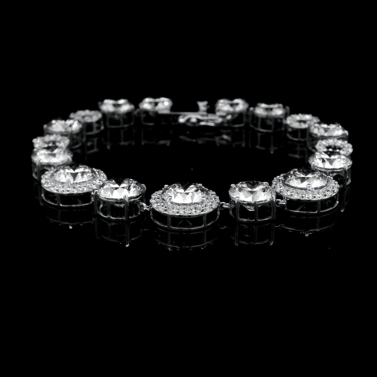 29.68 Carats Lab Grown Diamond 14K Gold Bracelet
