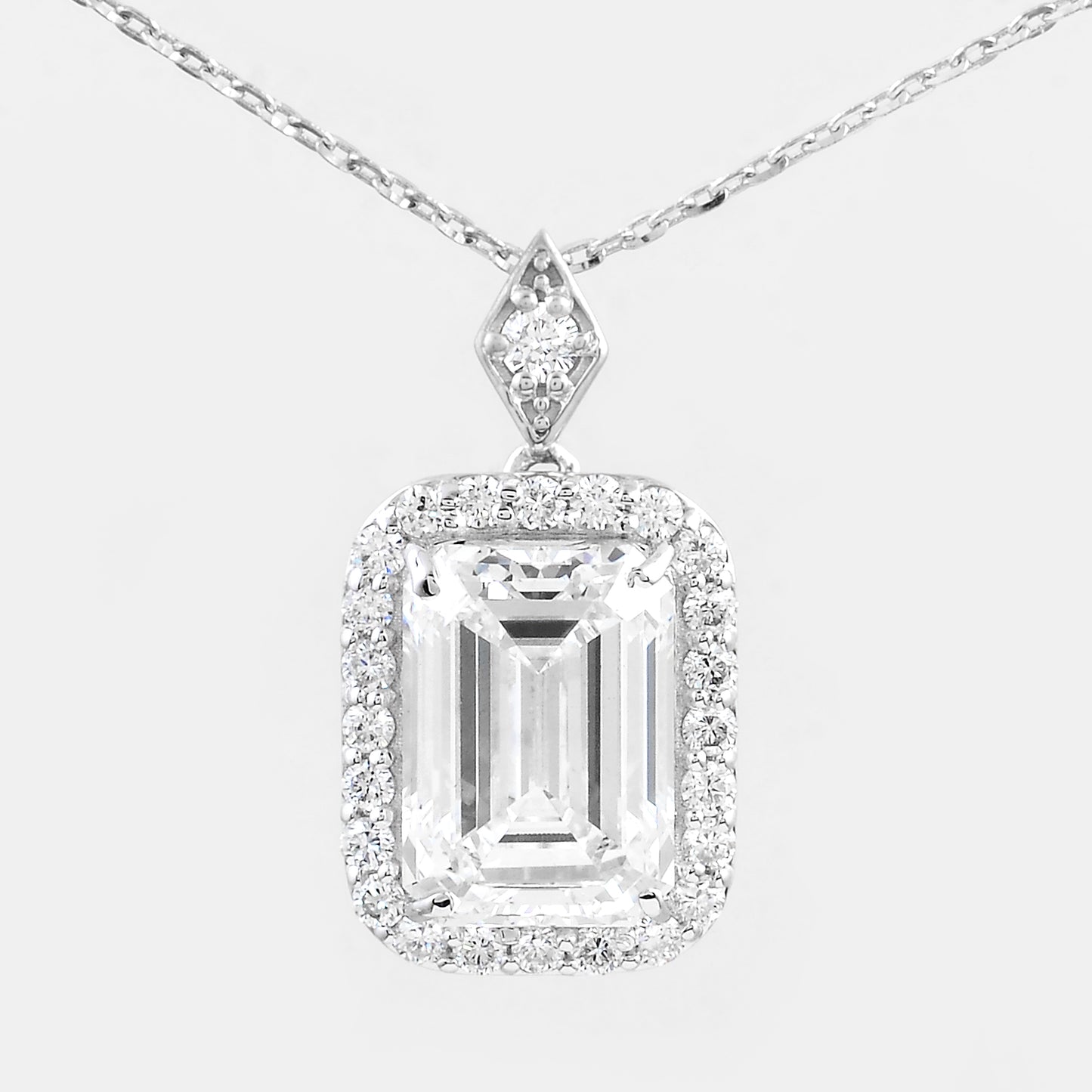 2.94 Carats Lab Grown Diamond 14K Gold Pendant