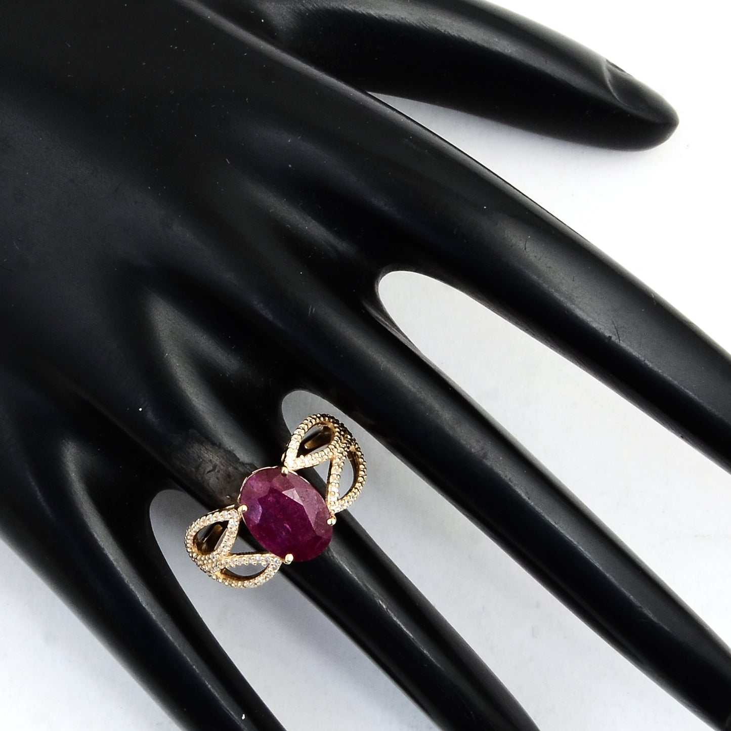 3.16 Ct Oval Mixed Cut Natural Corundum Ruby 14K Gold Ring