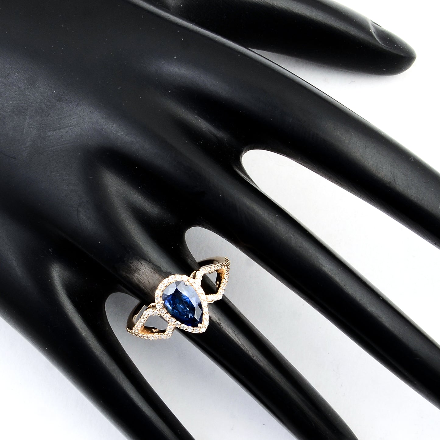 1.76 Ct Pear Mixed Cut Natural Codundum Sapphire 14K Gold Ring