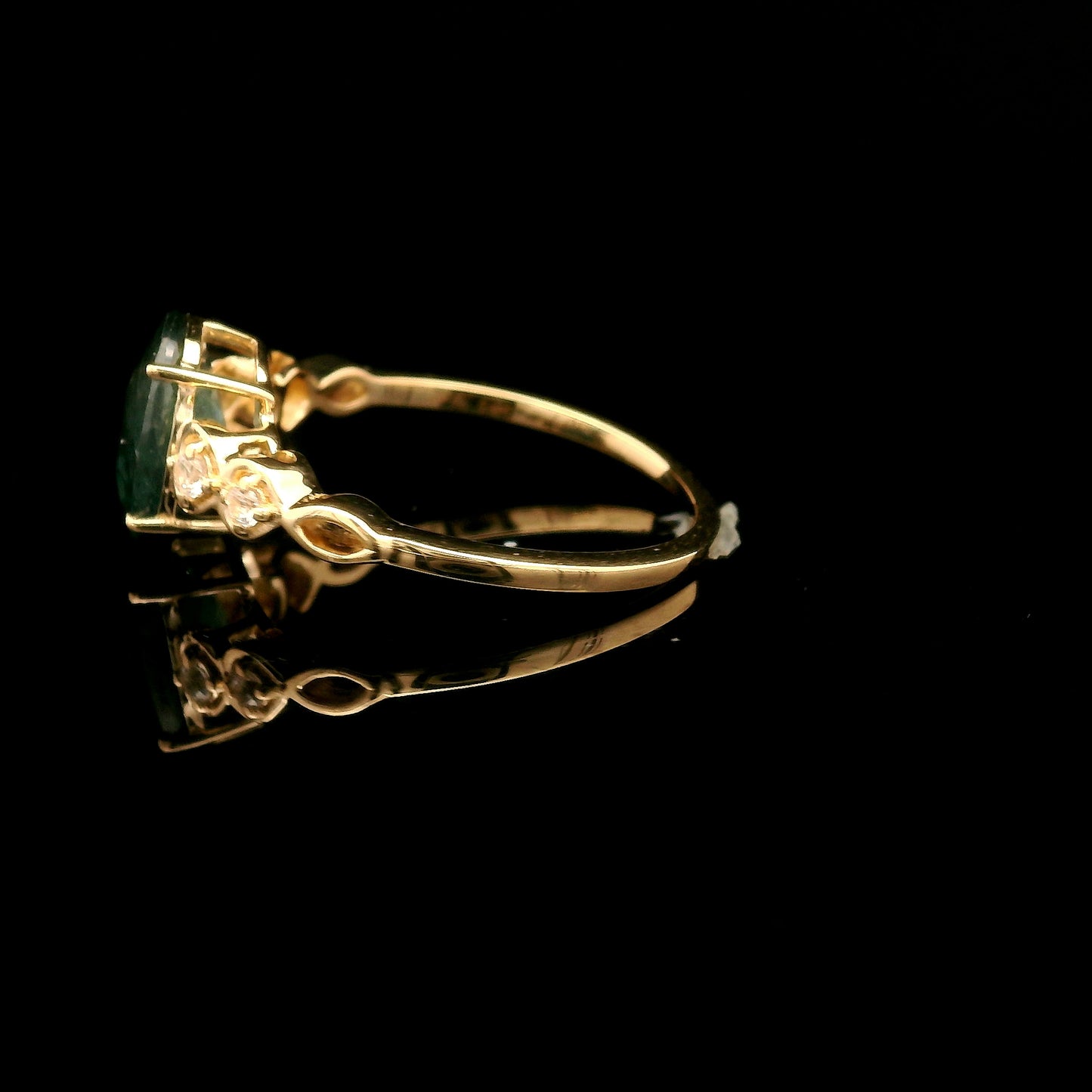 2.26 Ct Oval Mixed Cut Natural Corundum Sapphire 14K Gold Ring