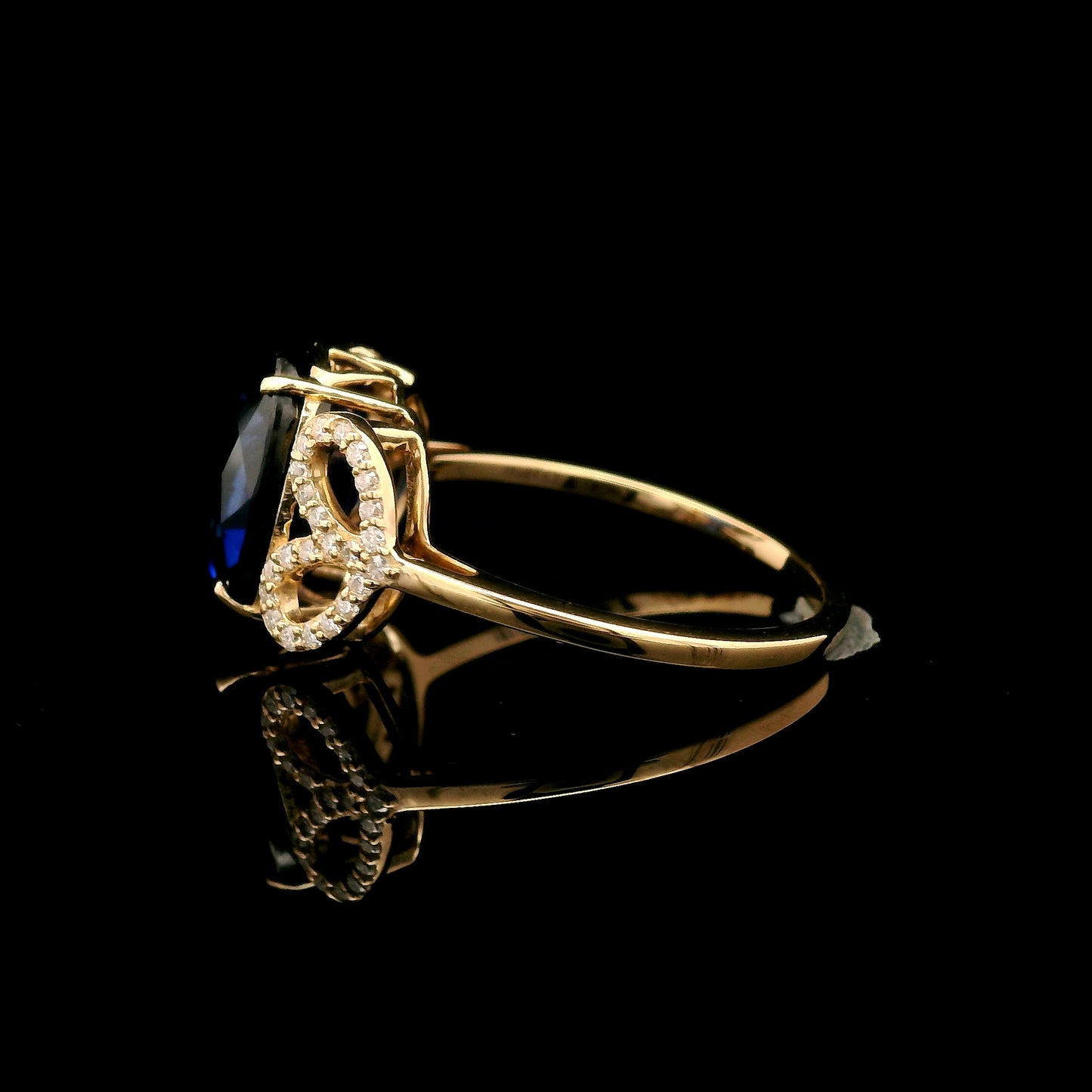 4.94 Ct Oval Mixed Cut Lab Grown Sapphire 14K Gold Ring
