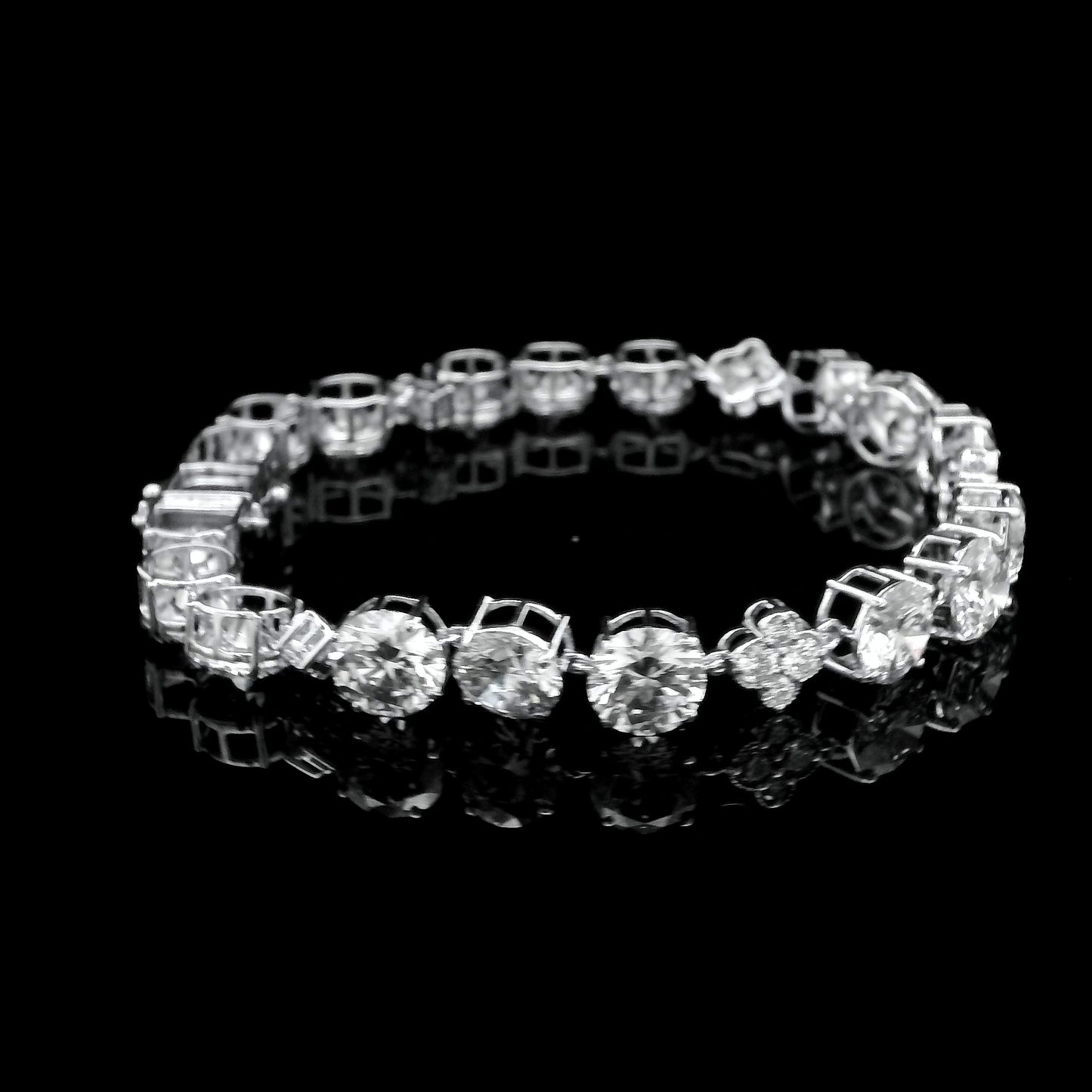 20.94 Ct Round Lab Grown Diamond 14K Gold Bracelet
