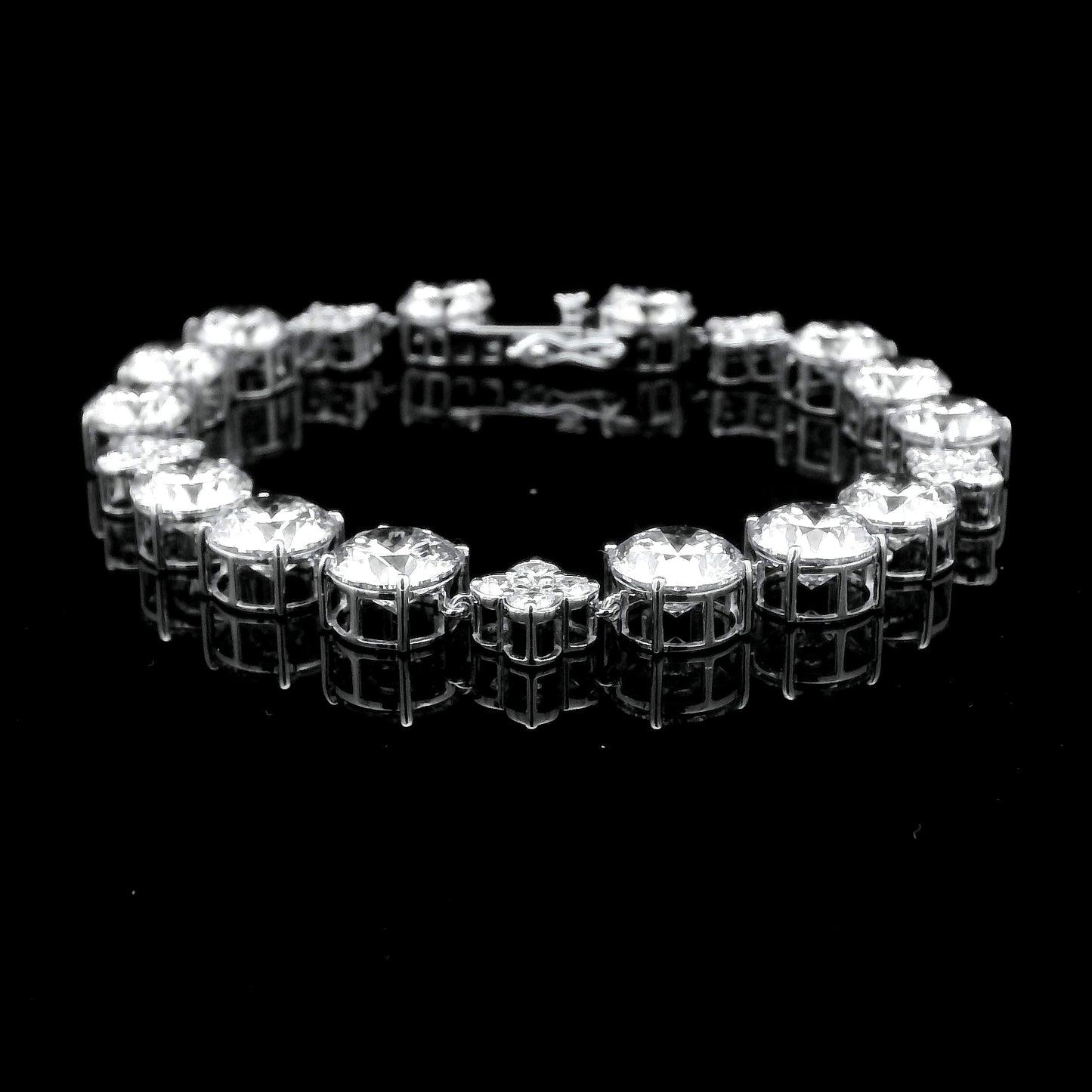26.58 Ct Round Lab Grown Diamond 14K Gold Bracelet