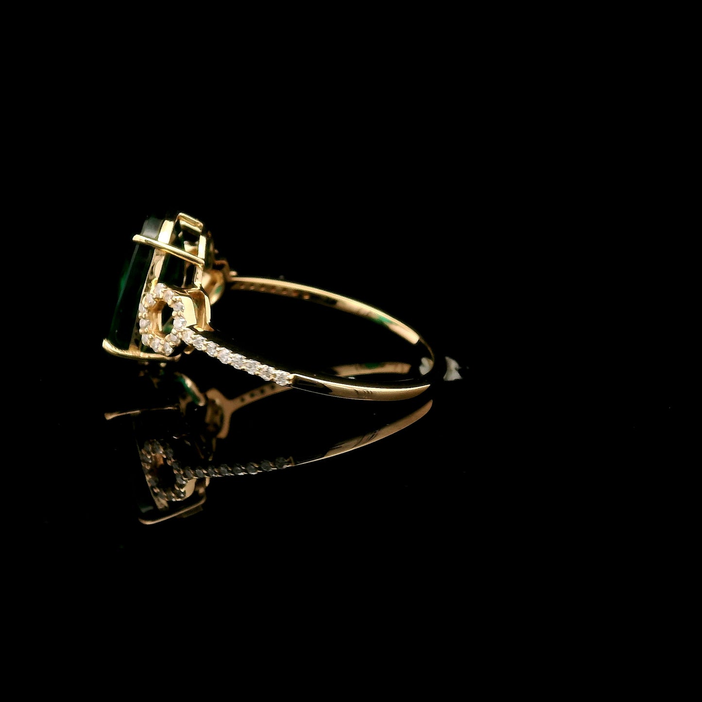 3.40 Ct Oval Mixed Cut Lab Grown Emerald 14K Gold Ring