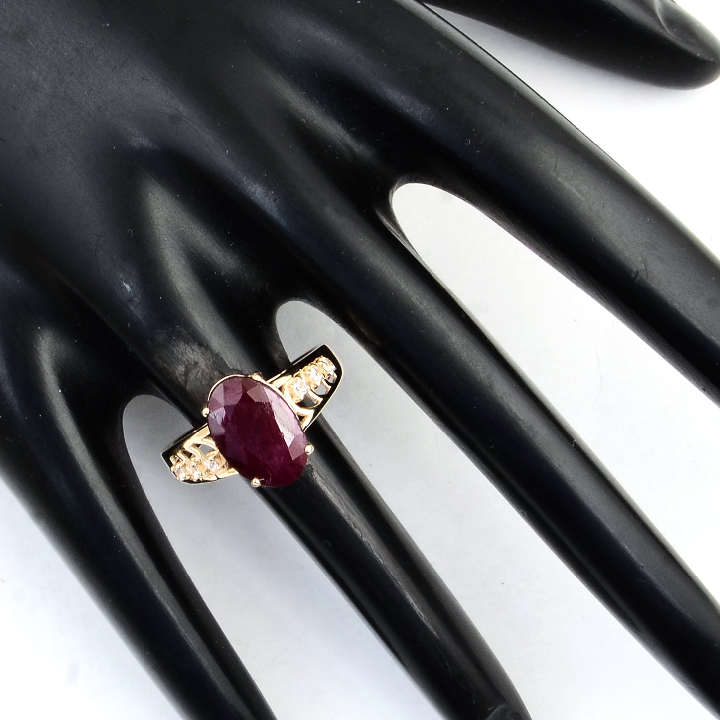 3.40 Ct Oval Ruby 14K Gold Ring