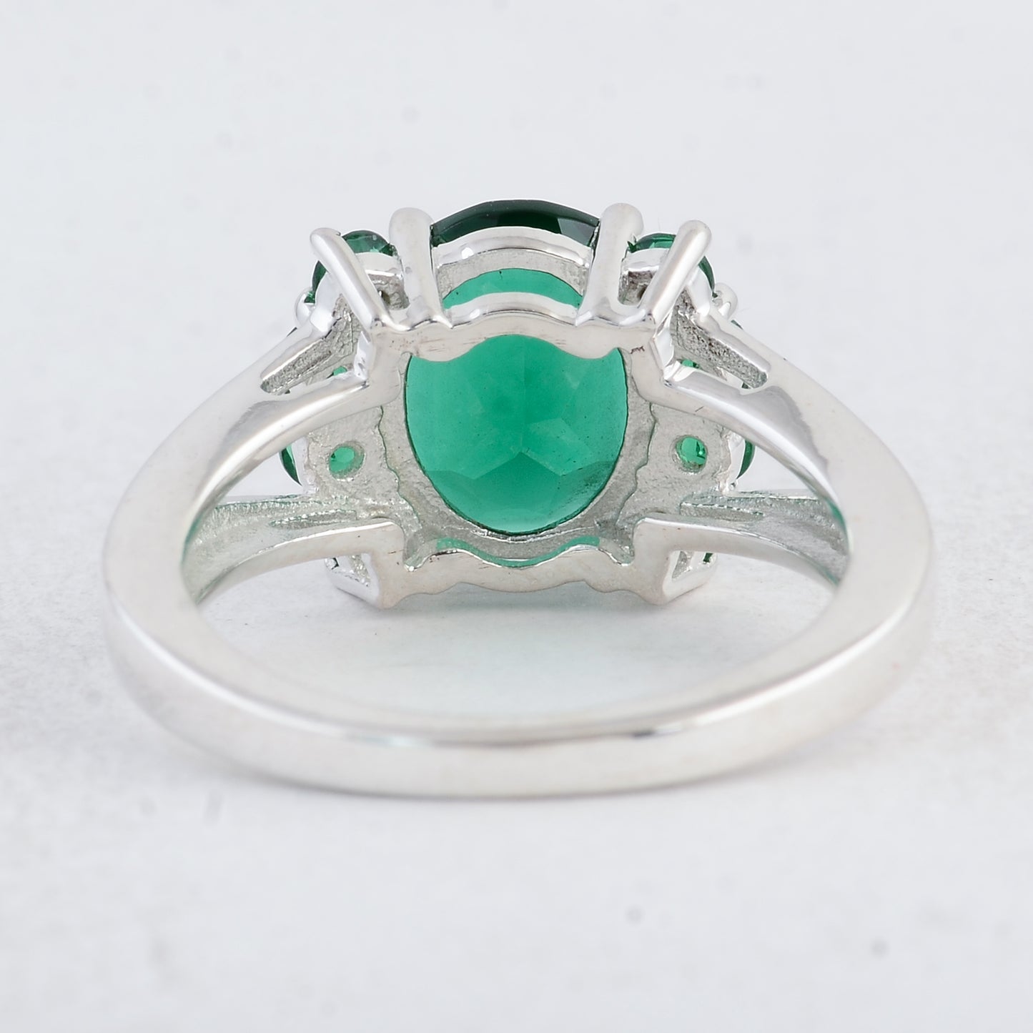 2.52 Ct Oval Created Glass Emerald 925 Sterling Silver Ring