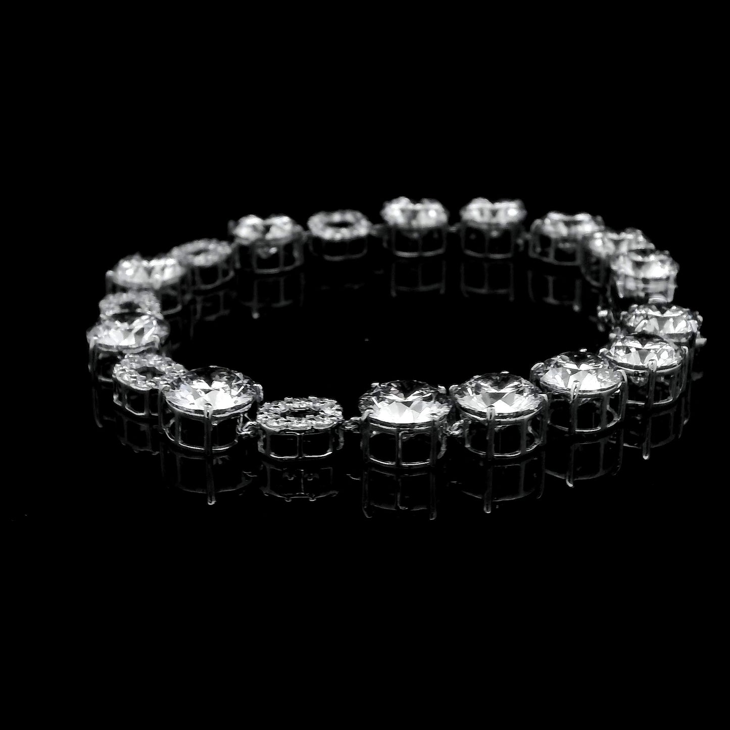 26.04 Ct Round Lab Grown Diamond 14K Gold Bracelet