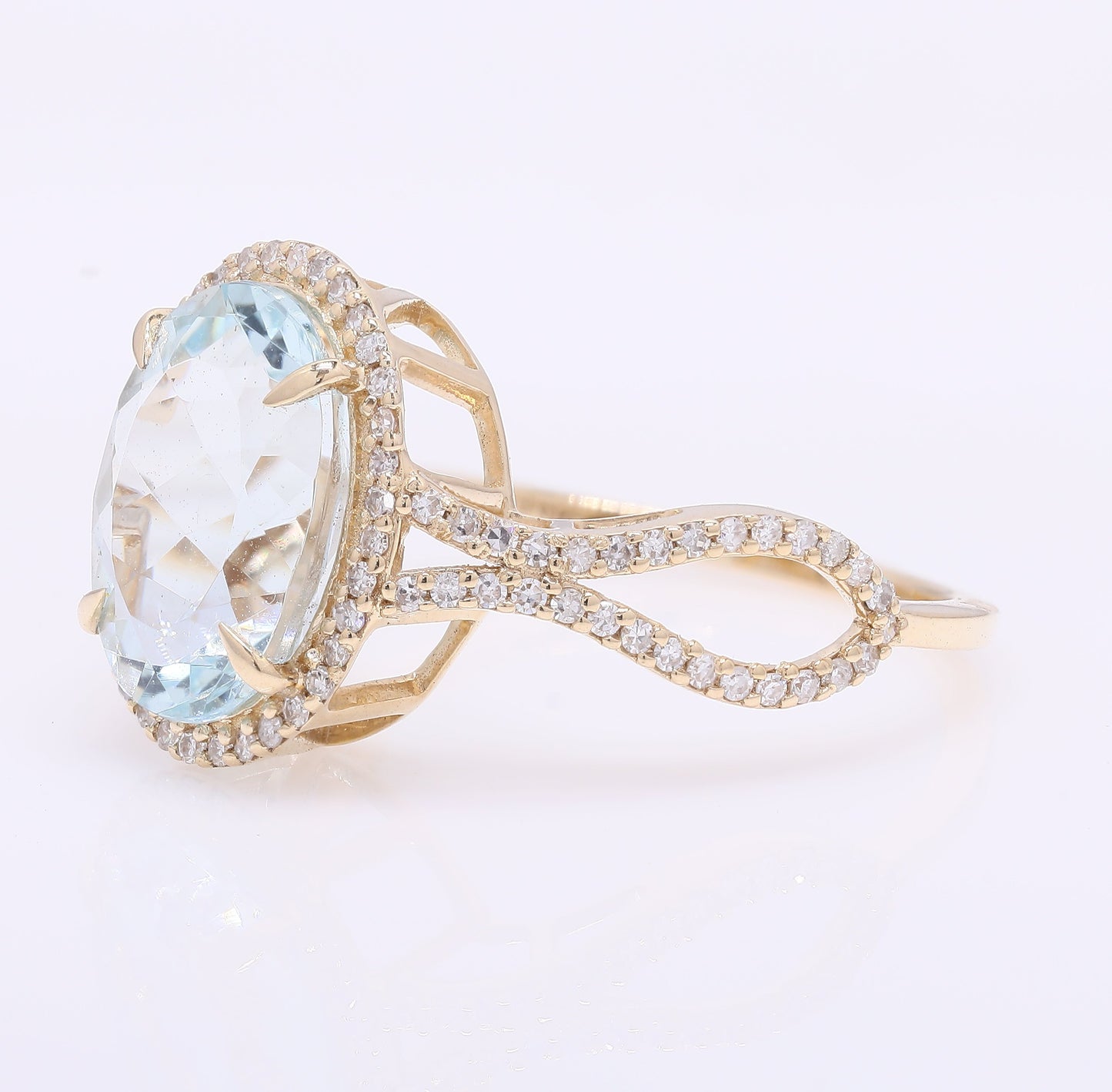 3.40 Ct Oval Mixed Cut Natural Aquamarine 14K Gold Ring
