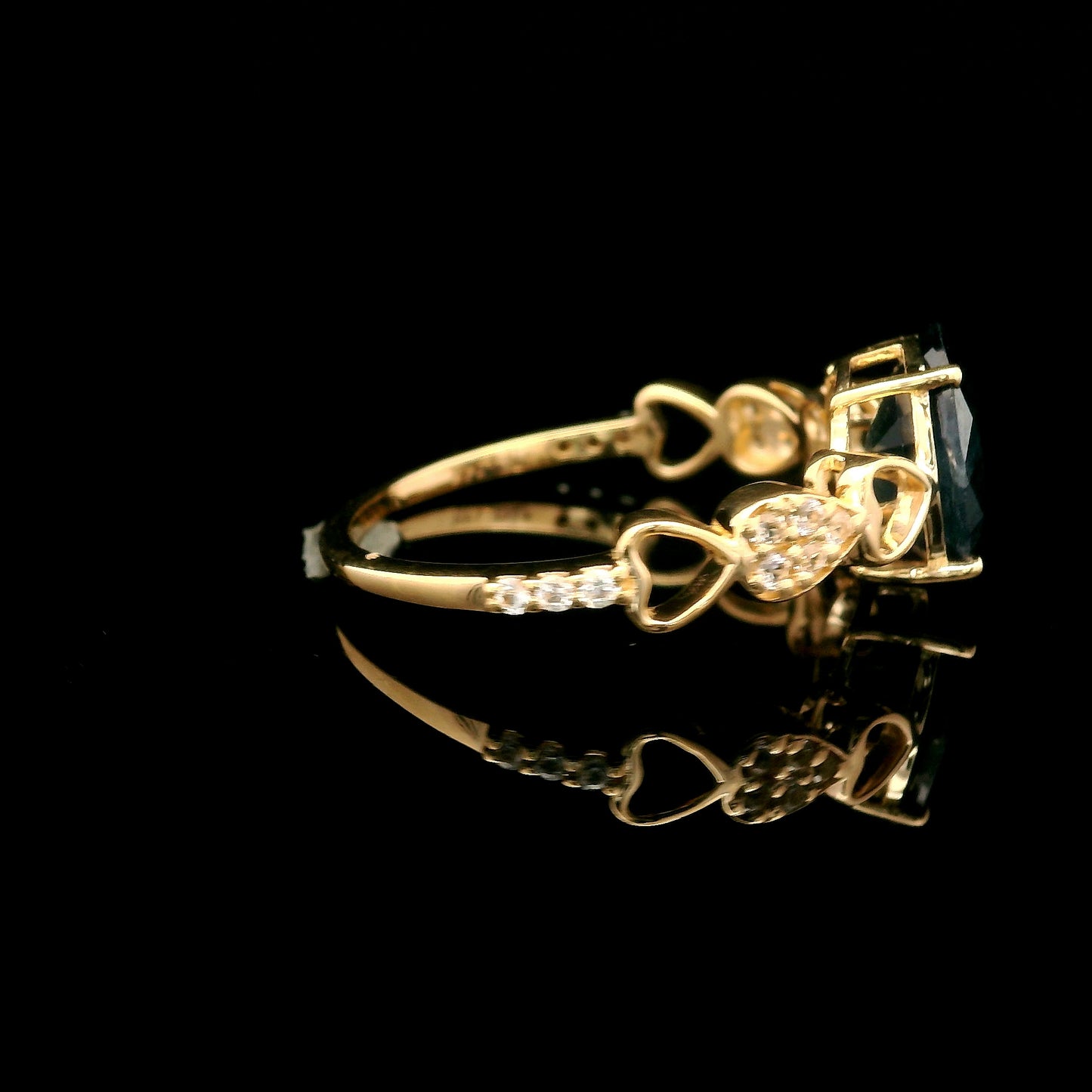 2.18 Ct Oval Mixed Cut Natural Corundum Sapphire 14K Gold Ring