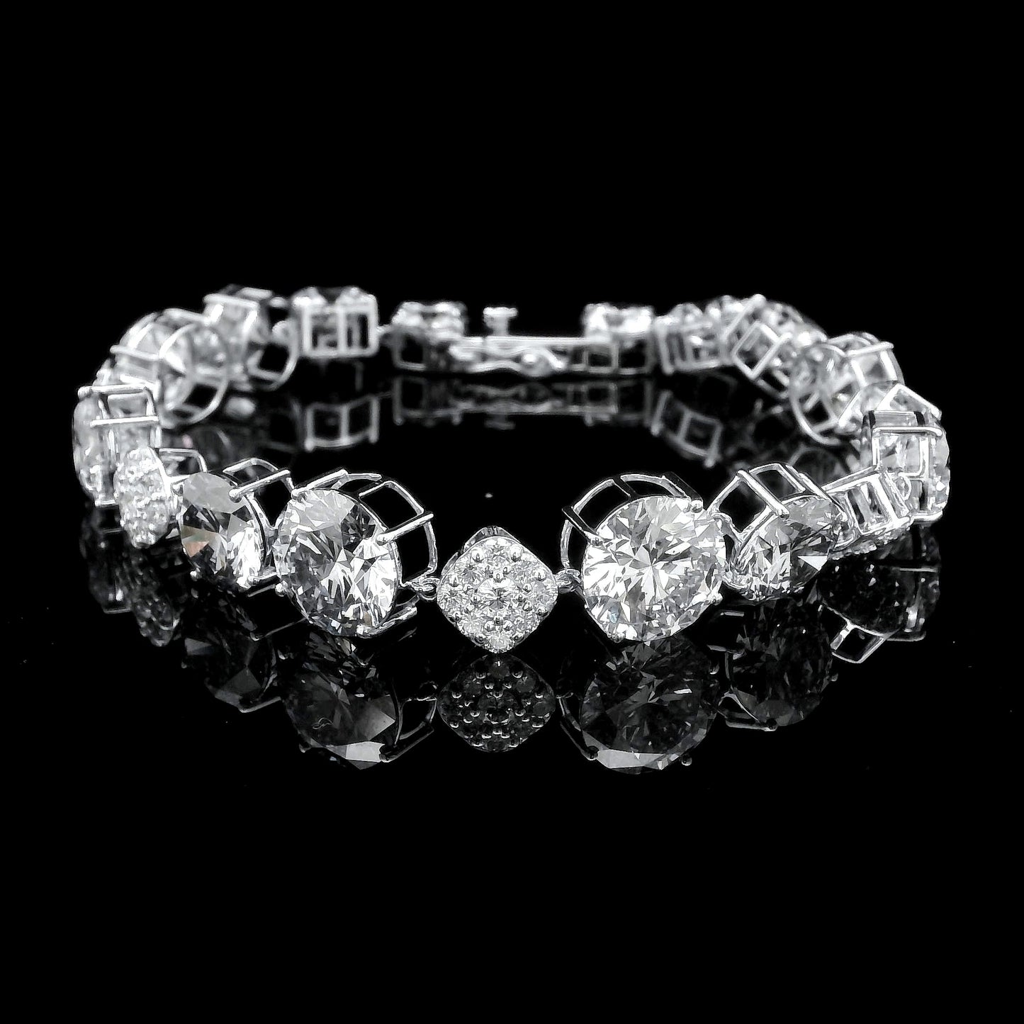 29.34 Ct Round Lab Grown Diamond 14K Gold Bracelet