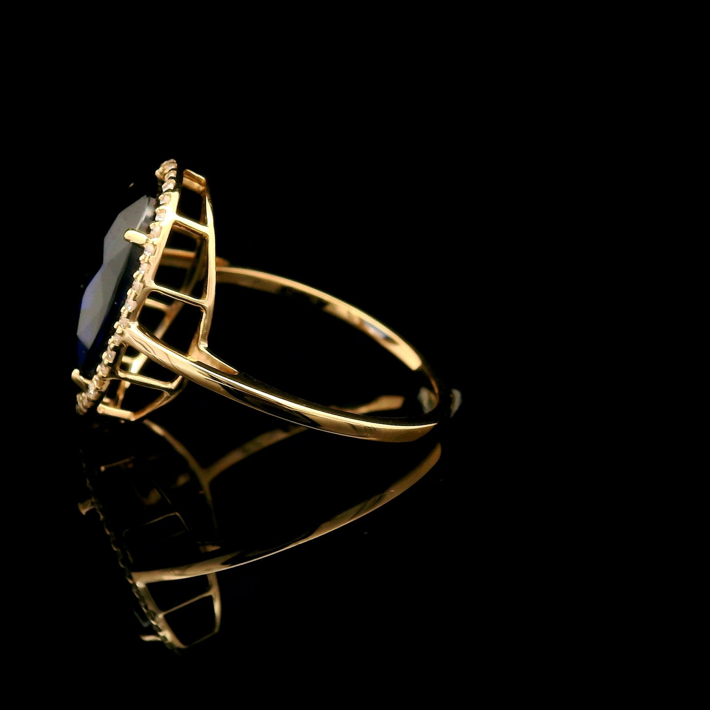 5.44 Ct Oval Mixed Cut Lab Grown Sapphire 14K Gold Ring