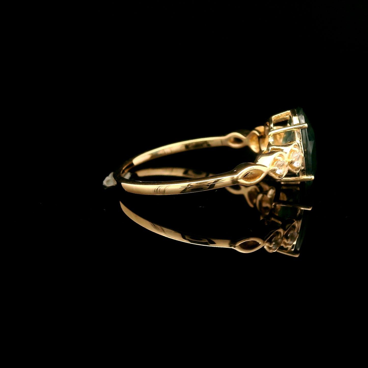 2.26 Ct Oval Mixed Cut Natural Corundum Sapphire 14K Gold Ring