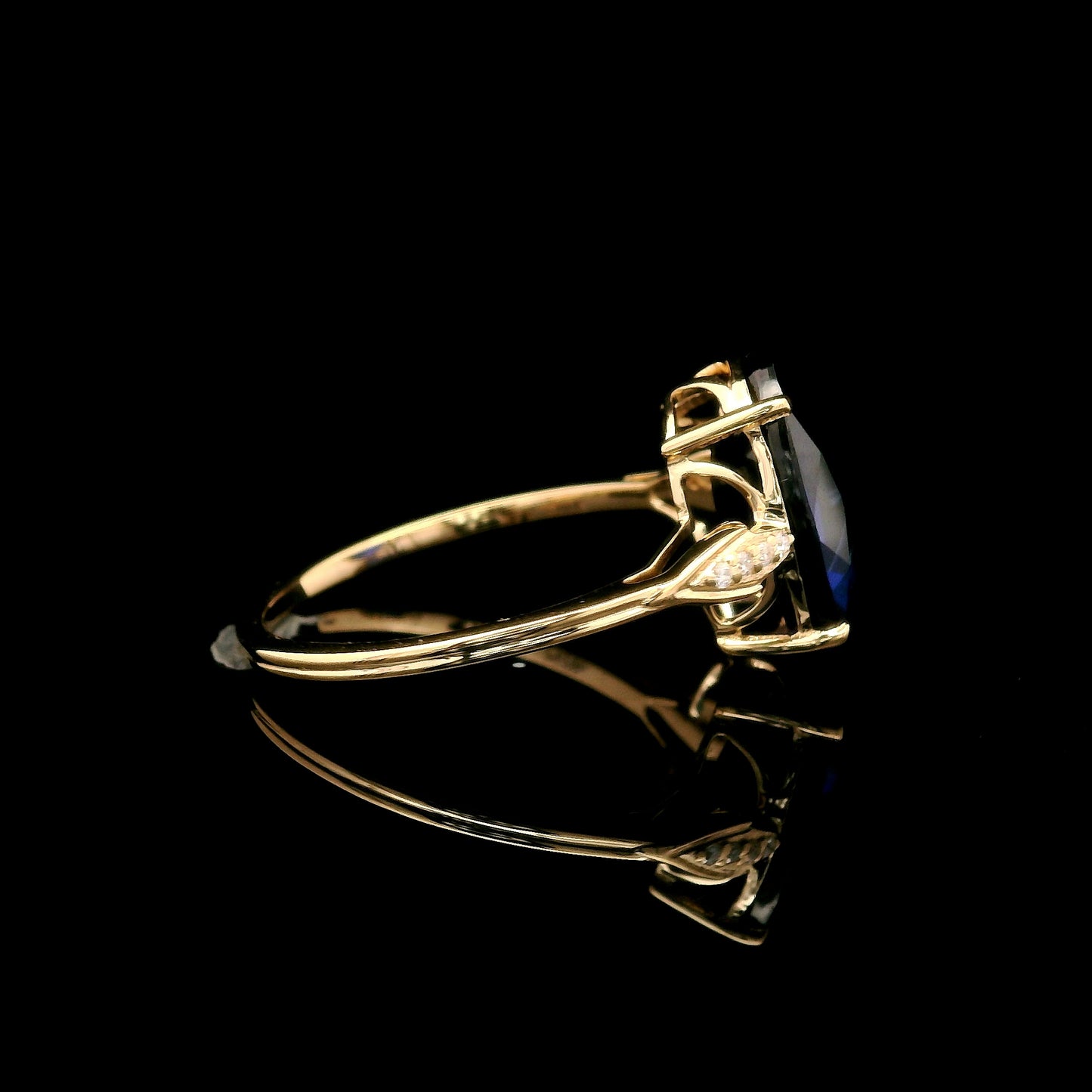 5.04 Ct Oval Mixed Cut Lab Grown Sapphire 14K Gold Ring
