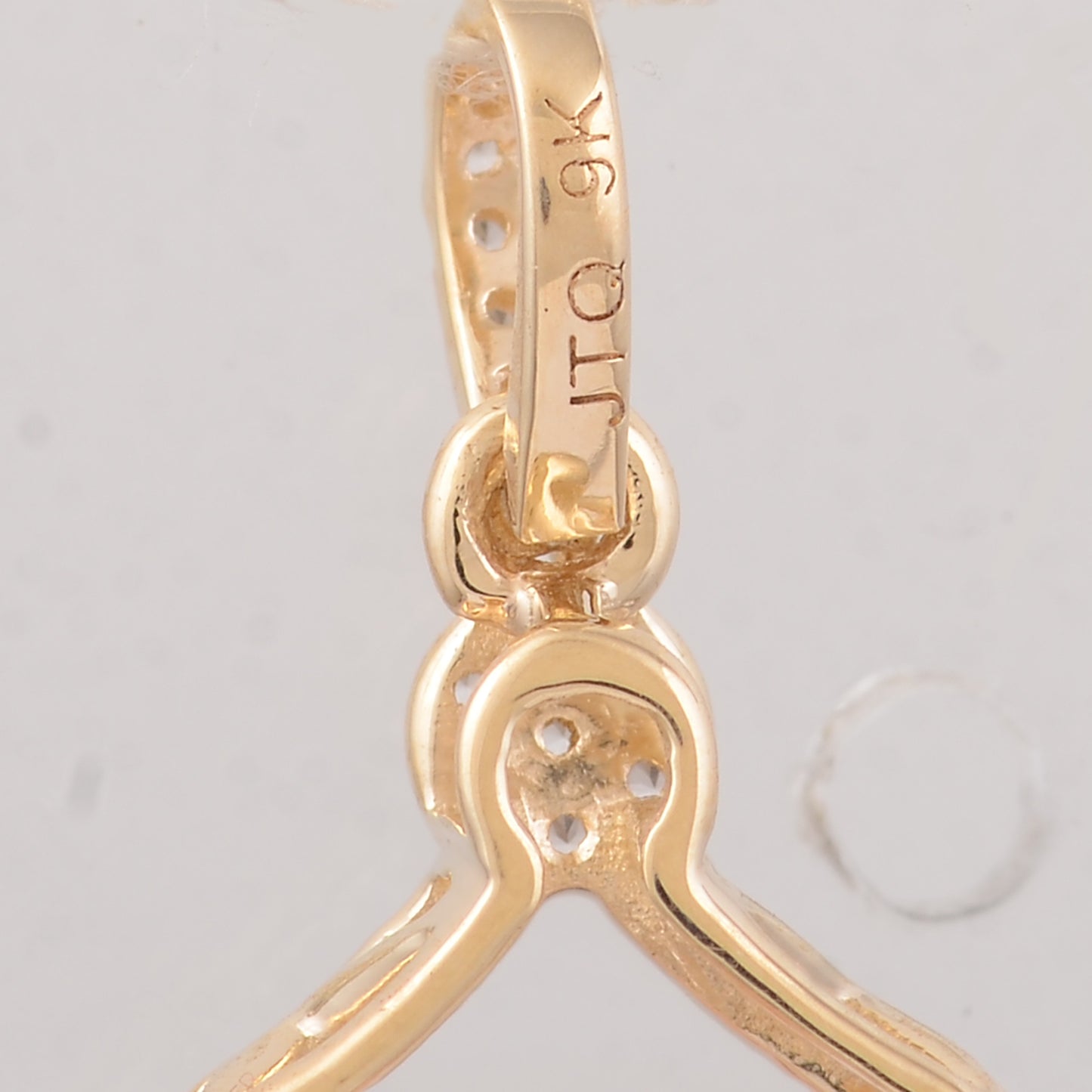 3.16 Ct Cushion Morganite 9K Gold Pendant
