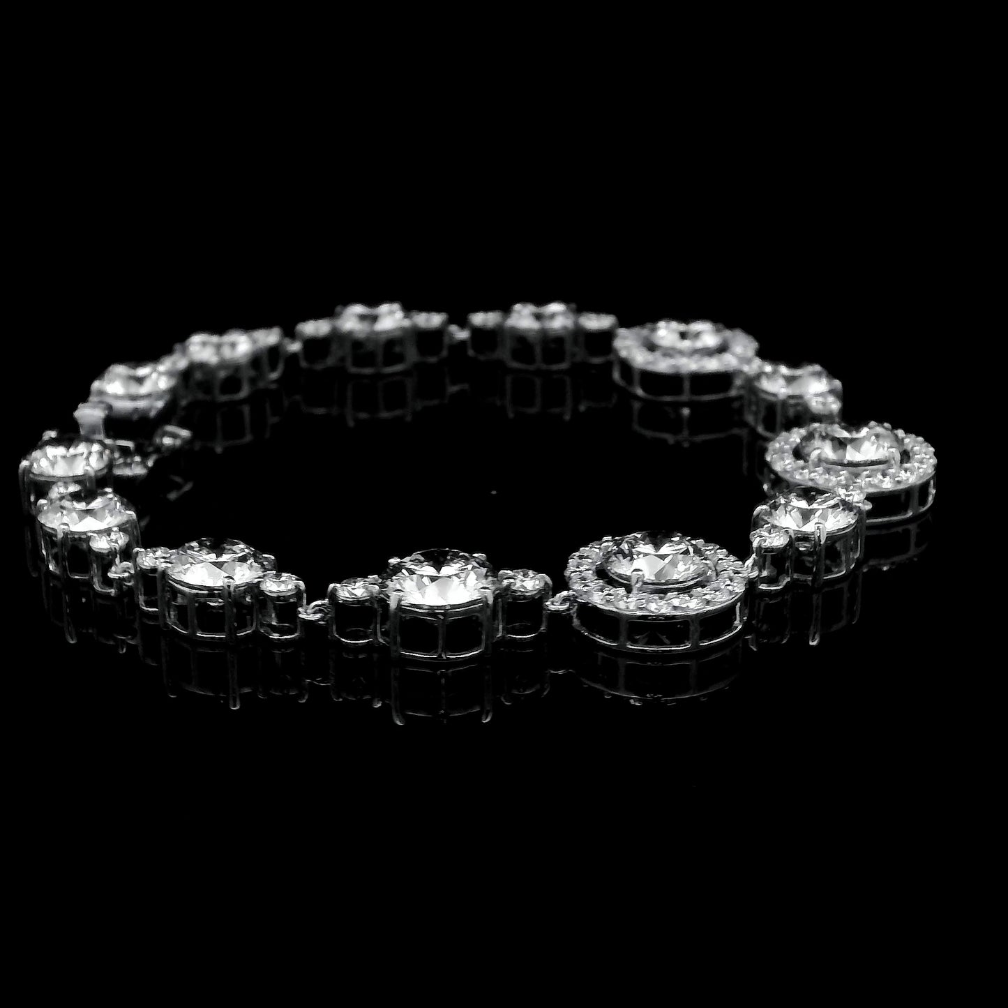 18.01 Ct Round Lab Grown Diamond 14K Gold Bracelet