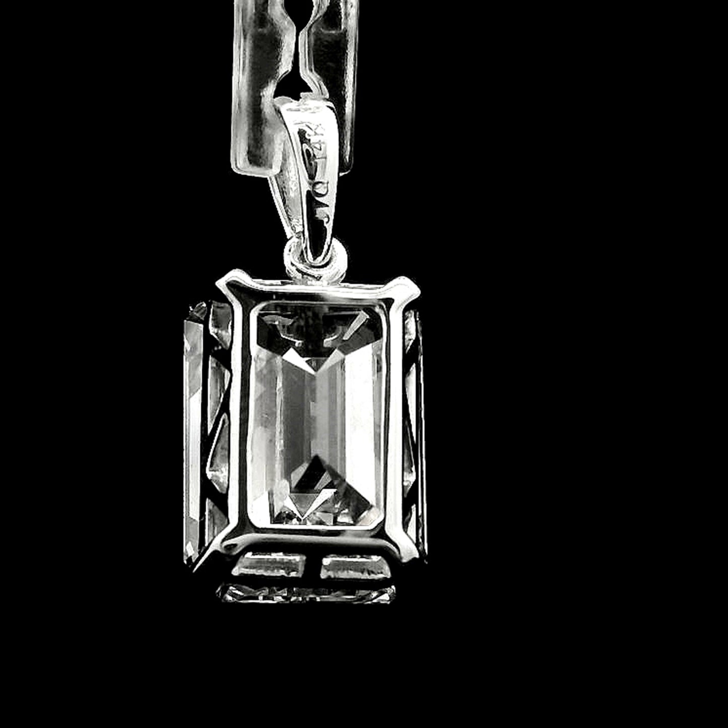 4.97 Carats Lab Grown Diamond 14K Gold Pendant