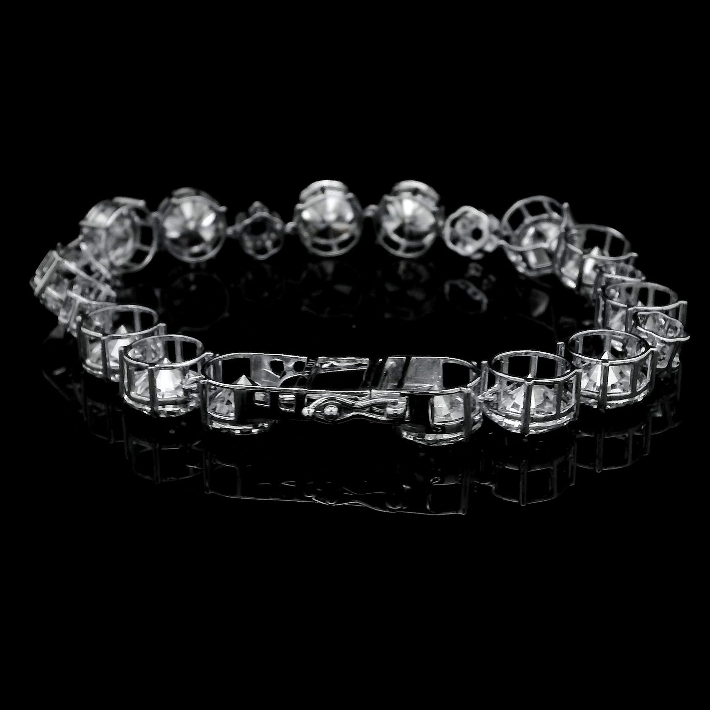 30.39 Ct Round Lab Grown Diamond 14K Gold Bracelet