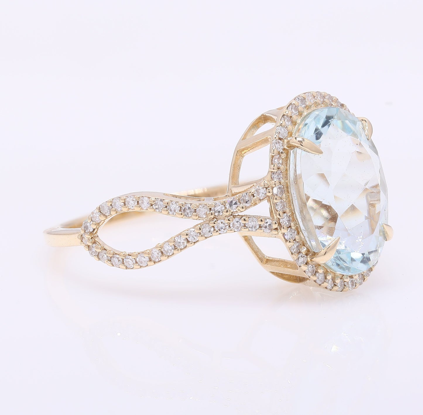 3.40 Ct Oval Mixed Cut Natural Aquamarine 14K Gold Ring