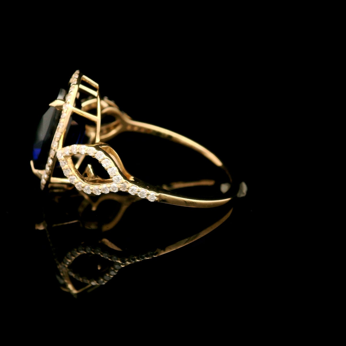 5.21 Ct Oval Mixed Cut Lab Grown Sapphire 14K Gold Ring