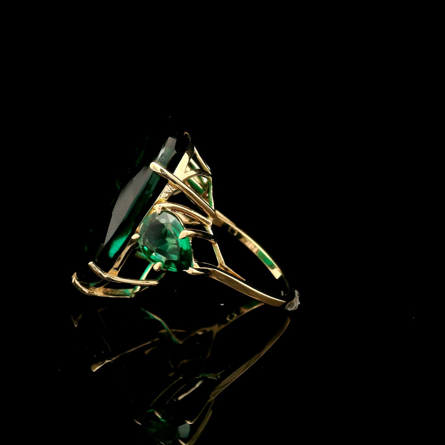 22.32 Ct Pear Mixed Cut Lab Grown Emerald 14K Gold Ring