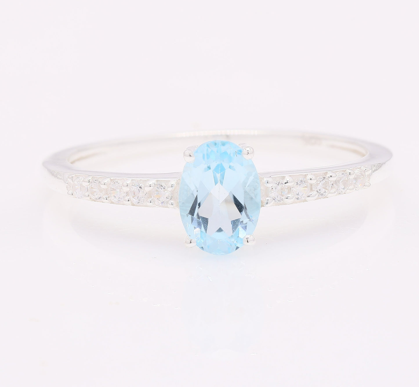 1.25 Ct Oval Blue Topaz 925 Silver Ring
