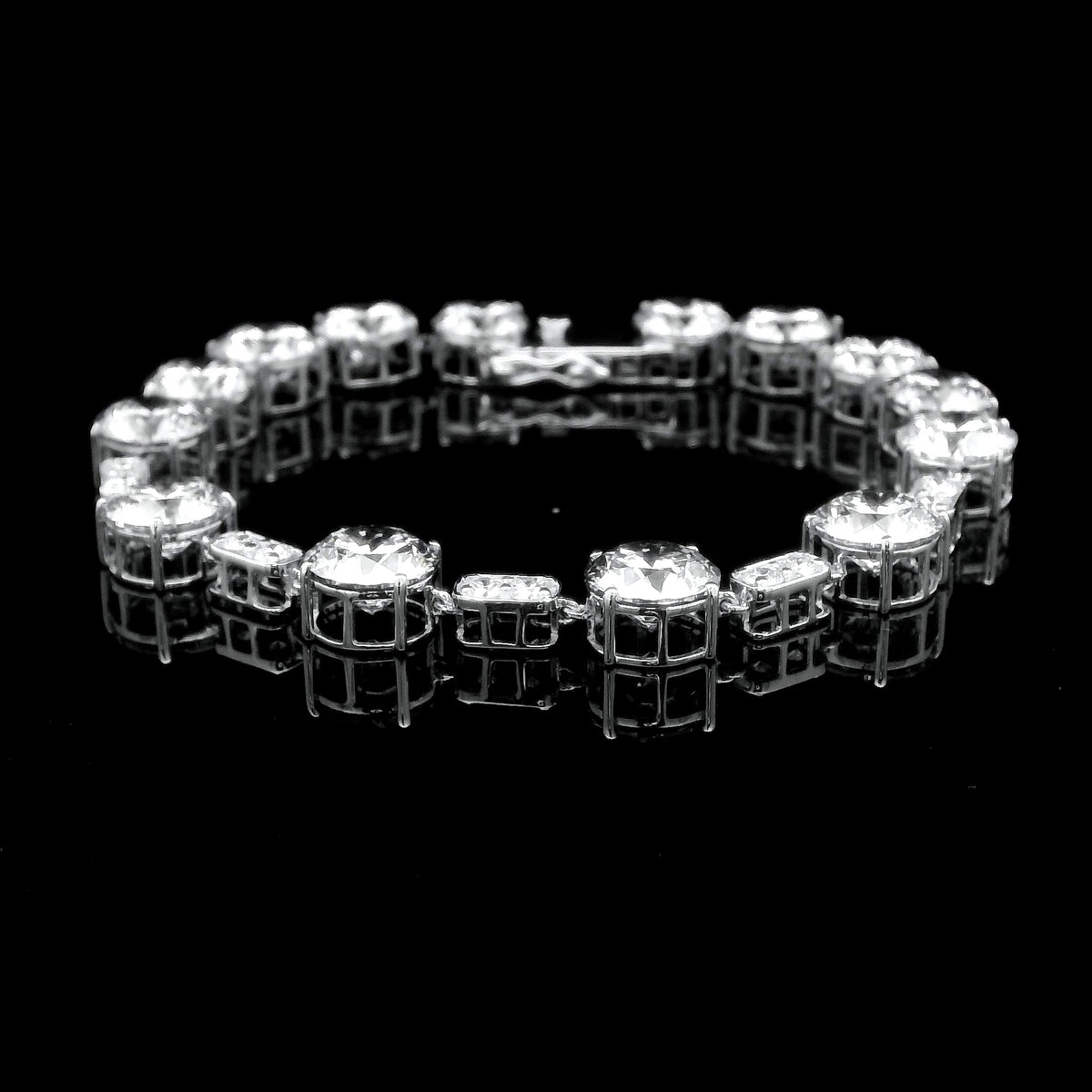 28.91 Ct Round Lab Grown Diamond 14K Gold Bracelet
