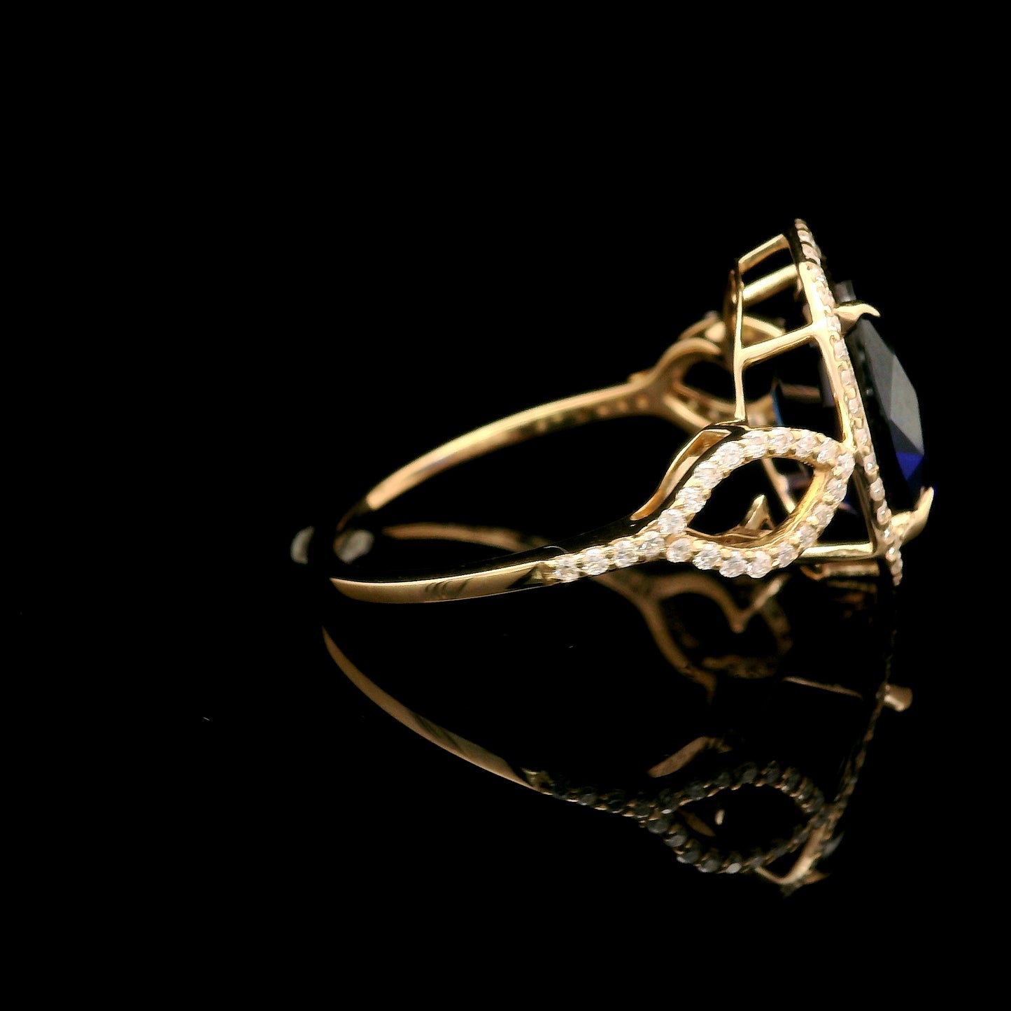 5.21 Ct Oval Mixed Cut Lab Grown Sapphire 14K Gold Ring
