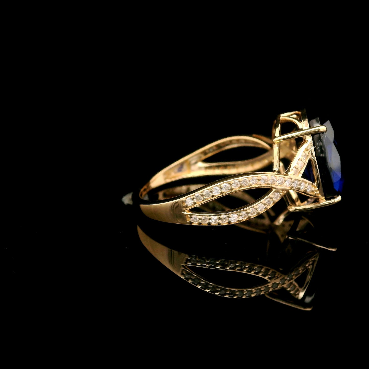 6.25 Ct Oval Mixed Cut Lab Grown Sapphire 14K Gold Ring
