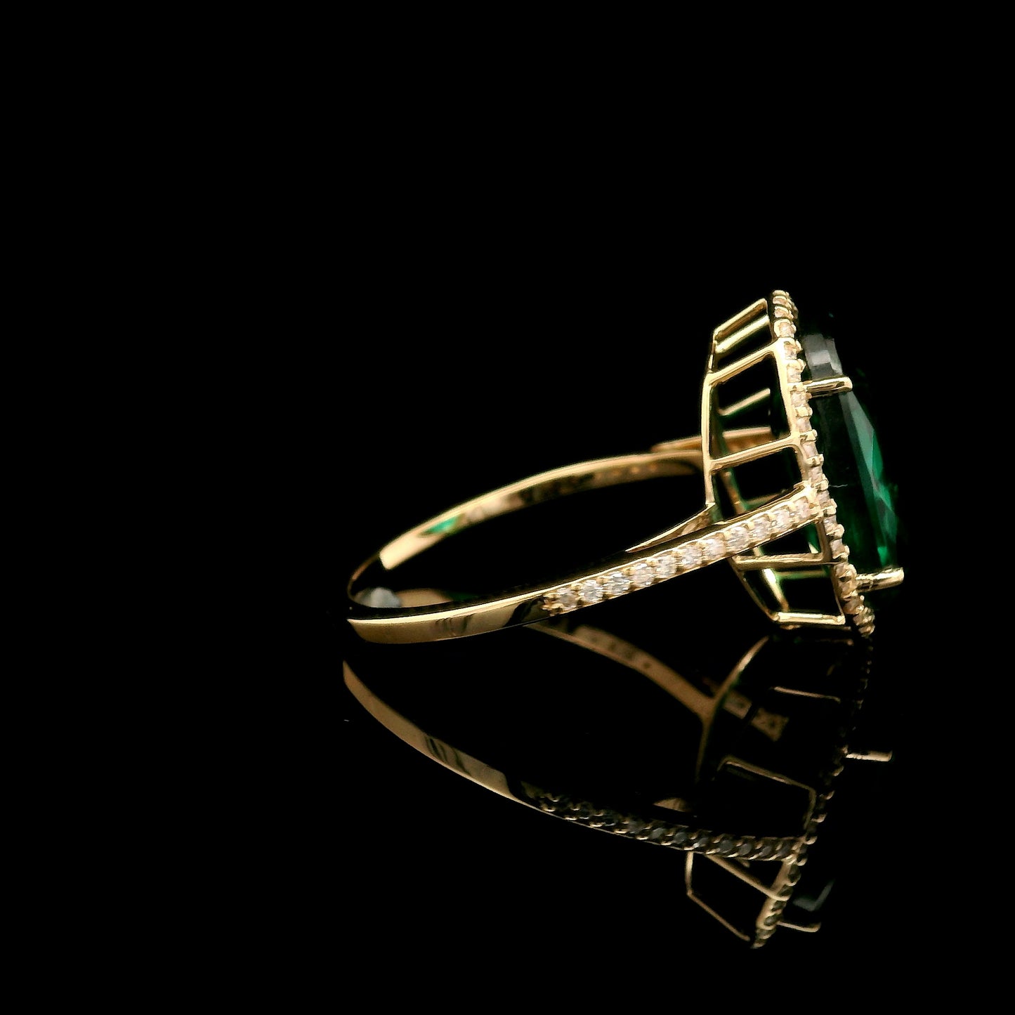 4.89 Ct Oval Mixed Cut Lab Grown Emerald 14K Gold Ring