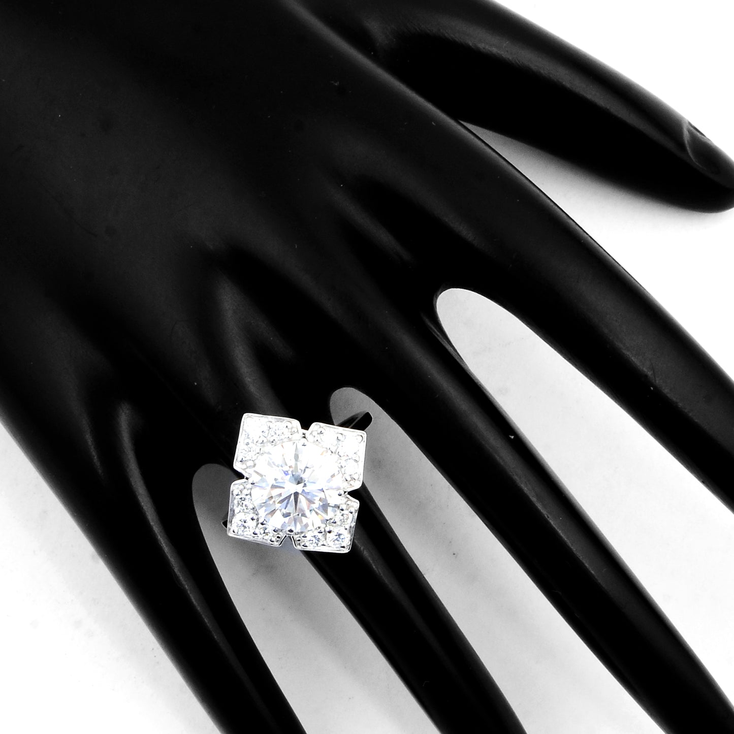 4.05 Ct Round Brilliant Lab Grown Diamond 14K Gold Ring